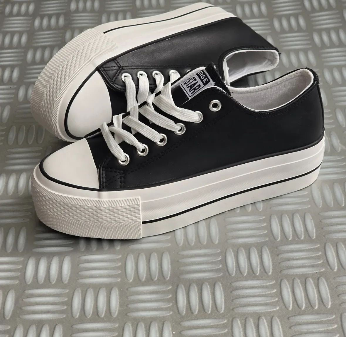 Converse plataforma polipiel negra