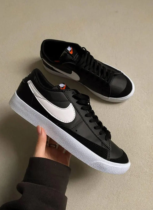 Nike Blazer low Black
